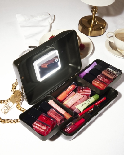 Still Life Shot of Glow Reviver Lip Oils and Caboodle (19450)