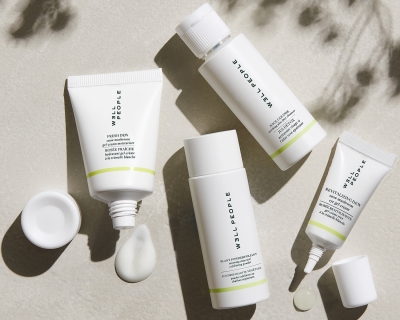 Still Life of Mini Skincare Kit (35006)