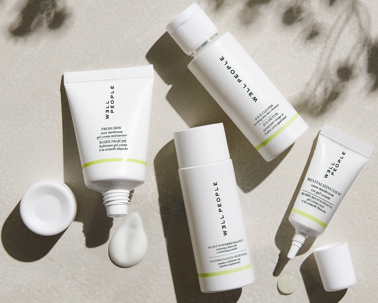 Still Life of Mini Skincare Kit (35006)