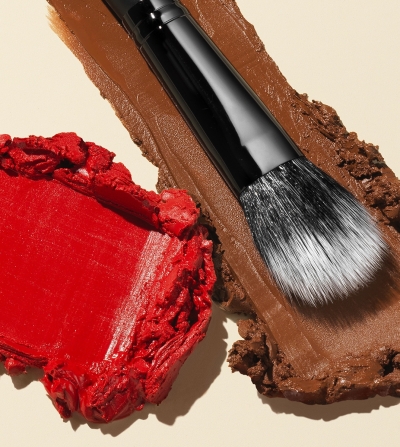 Putty Blush Brush (84115) with Putty Blush in  fiji (81617) & Putty Bronzer in Golden Daze (82784)
